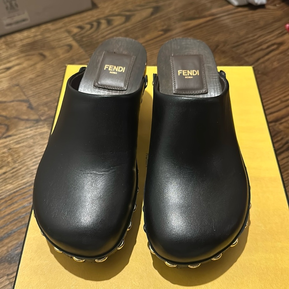Fendi Clog Vitello Nero